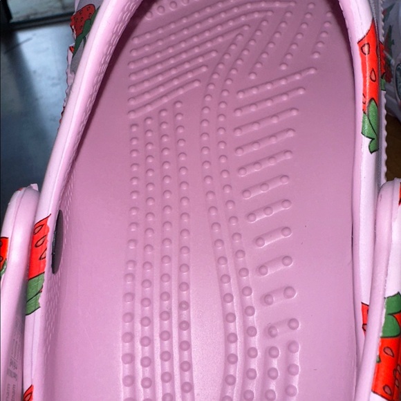 CROCS Pink Clogs with strawberries perfect condition - Picture 5 of 8